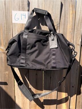 Tumi Unisex Adults Adjustable Strap Duffle Bag Black